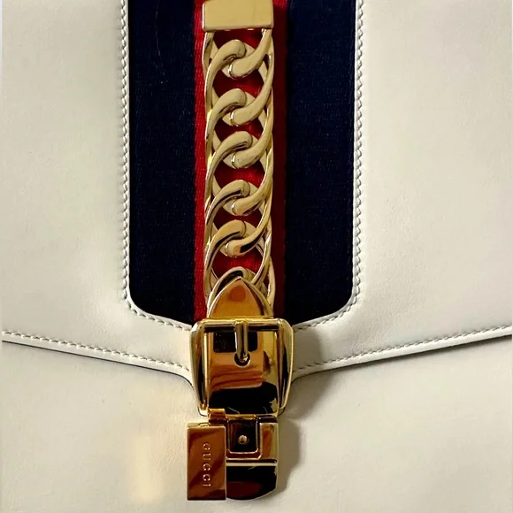 Gucci cream leather oversized clutch never used - Picture 7 of 13